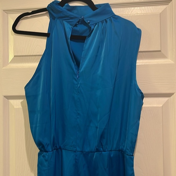 NWT XL blue pants suit. Bright blue half full sleeve button and zip back. - Picture 3 of 5